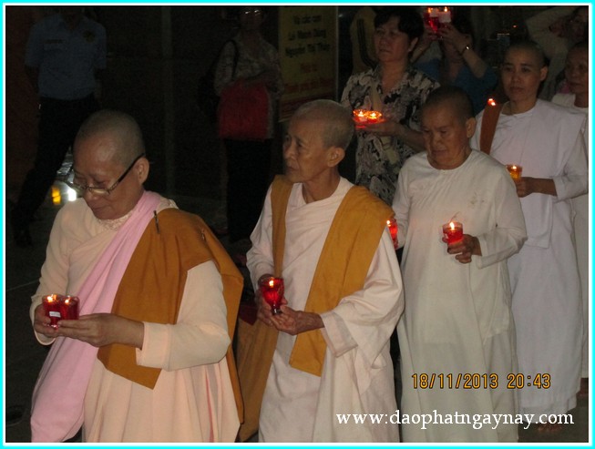 Đồng Nai: Lễ hội cúng đèn rằm tháng 10 tại thiền viện Phước Sơn