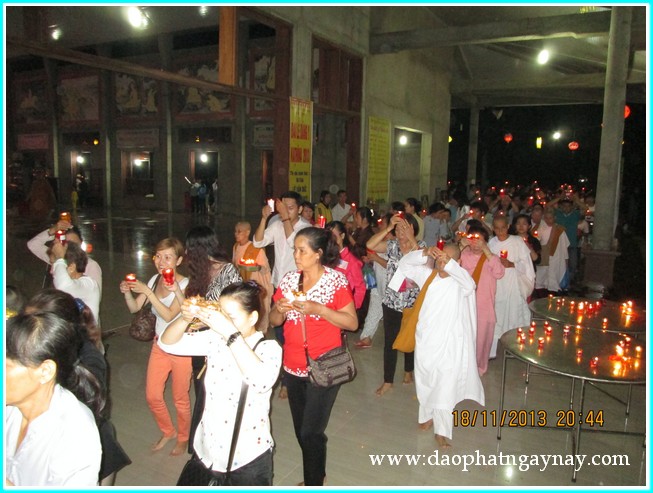 Đồng Nai: Lễ hội cúng đèn rằm tháng 10 tại thiền viện Phước Sơn