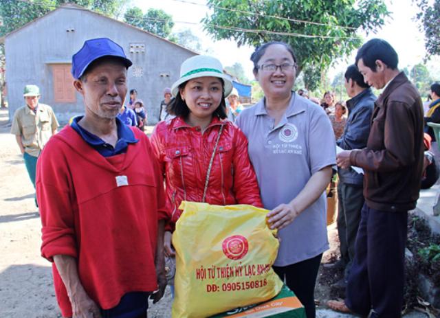 Chuyến Thăm Tặng Quà Bà Con Làng Phong IaLang-Bàu Cạn-Chưprông-Gia lai
