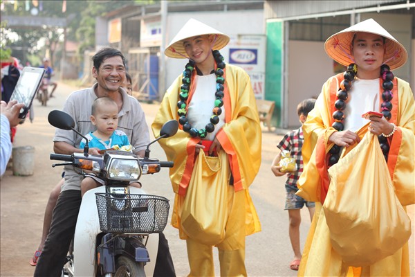 Phật Di Lặc Về Với Người Dân Đồn Điền Cao Su