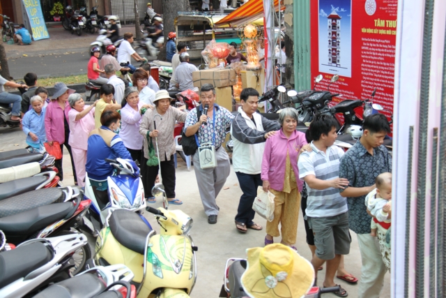 Quỹ Từ Thiện ĐPNN: Chương trình Quà Tết Yêu Thương 2014 đợt 3 tại chùa Giác Ngộ
