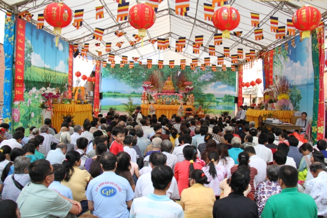 Quỹ Từ Thiện ĐPNN: Chương trình Quà Tết Yêu Thương 2014 đợt 3 tại chùa Giác Ngộ