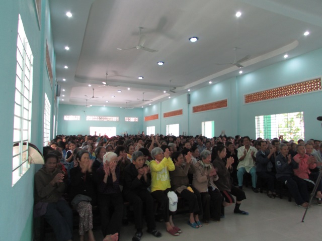 Quỹ Từ Thiện Đạo Phật Ngày Nay thăm và tặng quà tết tại TTBTXH Tân Hiệp - Bình Phước