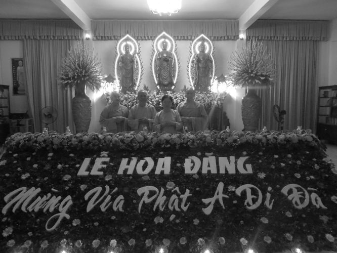 Tiền Giang: Hoành tráng đêm phóng đăng tại chùa Nam AnTiền Giang: Hoành tráng đêm phóng đăng tại chùa Nam An