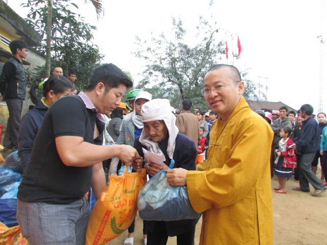 Quỹ Từ Thiện Đạo Phật Ngày Nay thực hiện chương trình “Quà tết yêu thương 2014”