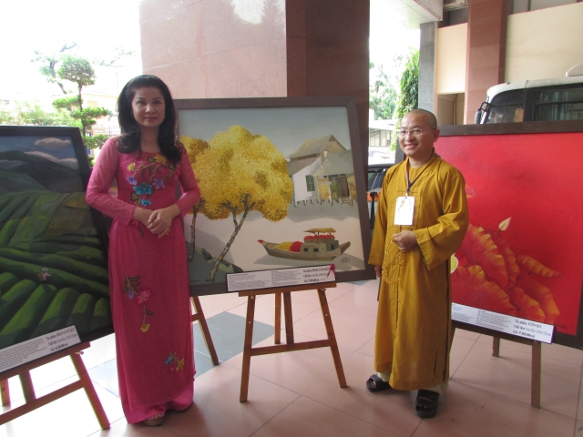 TP. HCM: Khai mạc triển lãm tranh &quot;Đất nước, con người Việt Nam với Phật giáo&quot;