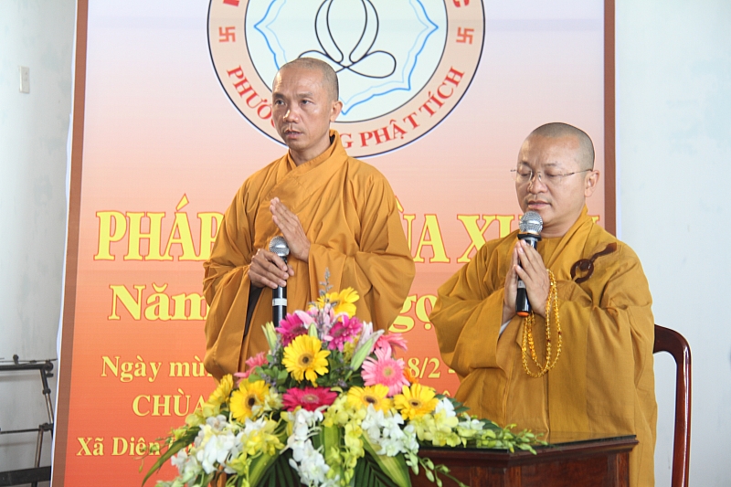 Ghi nhận chuyến du lịch, thuyết giảng và làm từ thiện tại Nha Trang