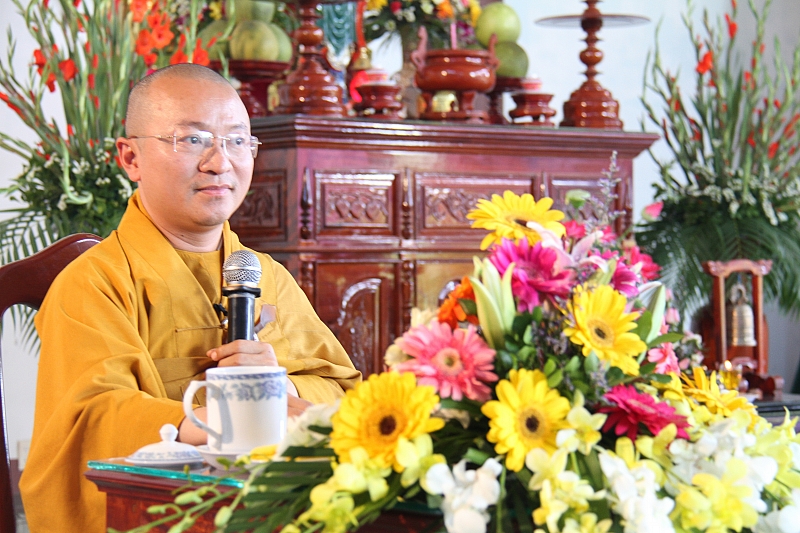 Ghi nhận chuyến du lịch, thuyết giảng và làm từ thiện tại Nha Trang