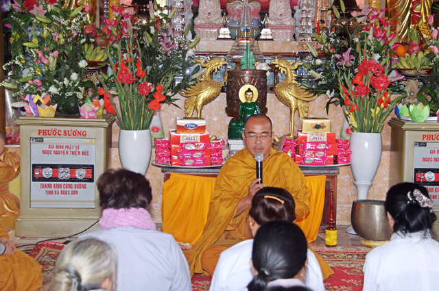 Đêm Hội Hoa Đăng Mừng Khánh Đản Đức Phật A-Di-Đà và Đại Đàn Trai Tăng - Tịnh Xá Ngọc Sơn – Bình Định