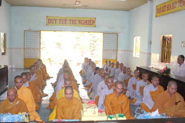Đồng Tháp: Trường Trung Cấp Phật Học Đồng Tháp – Nhân Ngày Nhà Giáo Việt Nam 20/11