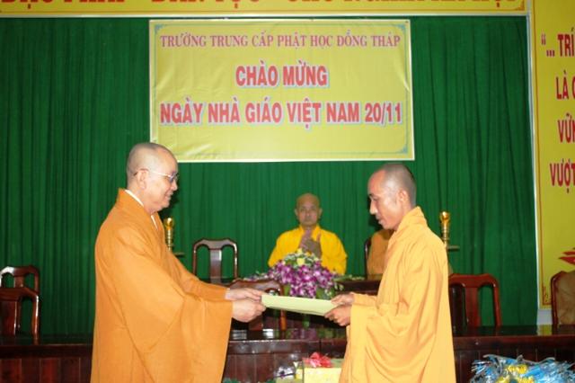 Đồng Tháp: Trường Trung Cấp Phật Học Đồng Tháp – Nhân Ngày Nhà Giáo Việt Nam 20/11