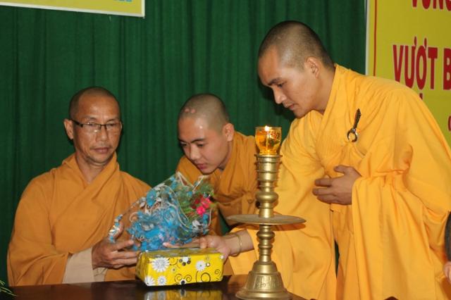 Đồng Tháp: Trường Trung Cấp Phật Học Đồng Tháp – Nhân Ngày Nhà Giáo Việt Nam 20/11