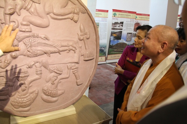 TP. HCM: Khai mạc Triển lãm Phật giáo Dharma Darshan