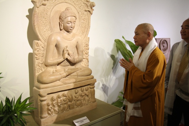TP. HCM: Khai mạc Triển lãm Phật giáo Dharma Darshan