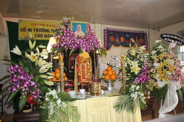 Đồng Tháp: BST. GHPGVN Tỉnh Đồng Tháp Phúng Viếng Cố Ni Trưởng Thích Nữ Tịnh Nghĩa