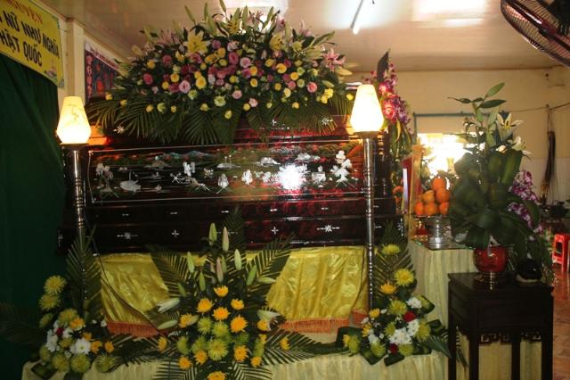 Đồng Tháp: BST. GHPGVN Tỉnh Đồng Tháp Phúng Viếng Cố Ni Trưởng Thích Nữ Tịnh Nghĩa