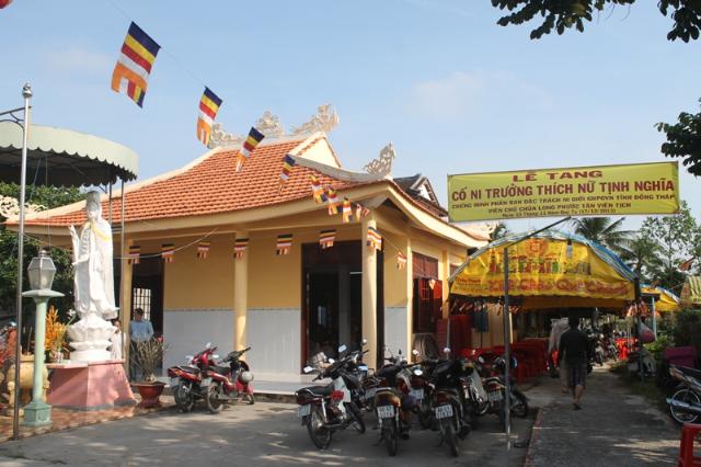 Đồng Tháp: BST. GHPGVN Tỉnh Đồng Tháp Phúng Viếng Cố Ni Trưởng Thích Nữ Tịnh Nghĩa