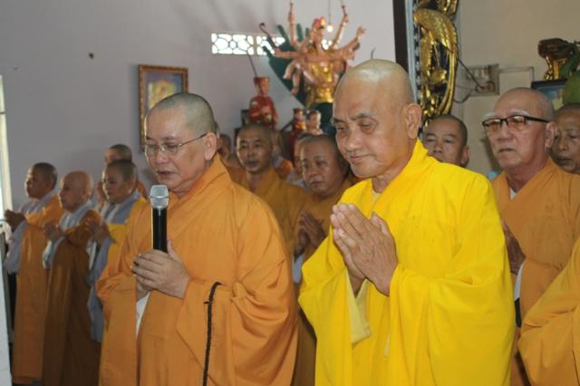 Đồng Tháp: BST. GHPGVN Tỉnh Đồng Tháp Phúng Viếng Cố Ni Trưởng Thích Nữ Tịnh Nghĩa