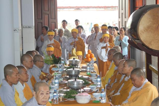 Đồng Tháp: Lễ Nhập Bảo Tháp Ni Trưởng Tịnh Nghĩa