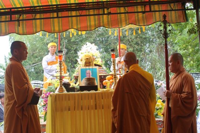 Đồng Tháp: Lễ Nhập Bảo Tháp Ni Trưởng Tịnh Nghĩa