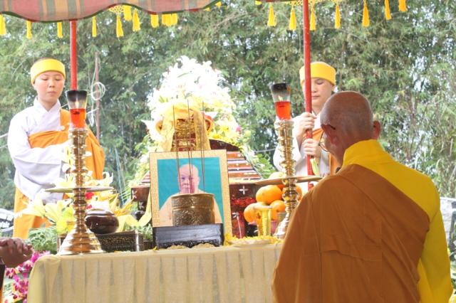Đồng Tháp: Lễ Nhập Bảo Tháp Ni Trưởng Tịnh Nghĩa