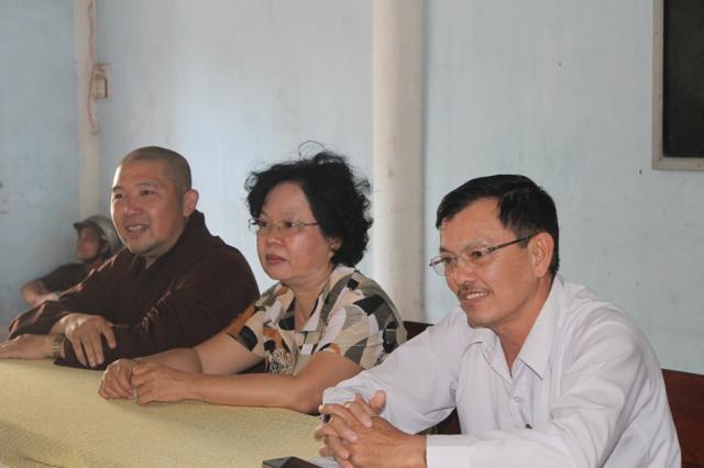 Đồng Tháp: Tặng Quà Tết Cho Người Nghèo