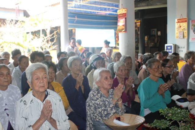 Đồng Tháp: Tặng Quà Tết Cho Người Nghèo