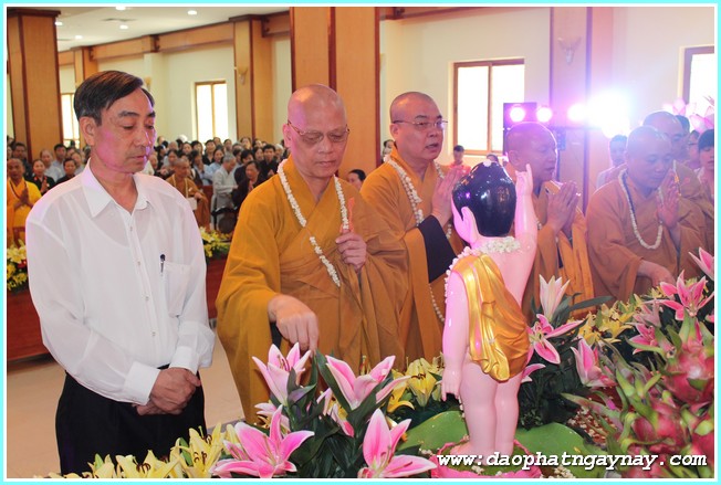 Hà Nội:  Đại lễ Phật Đản tại chùa Quán Sứ