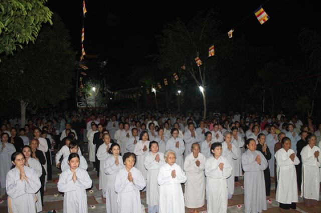 Đồng Tháp: Lễ Hoa Đăng Khai Đàn Dược Sư