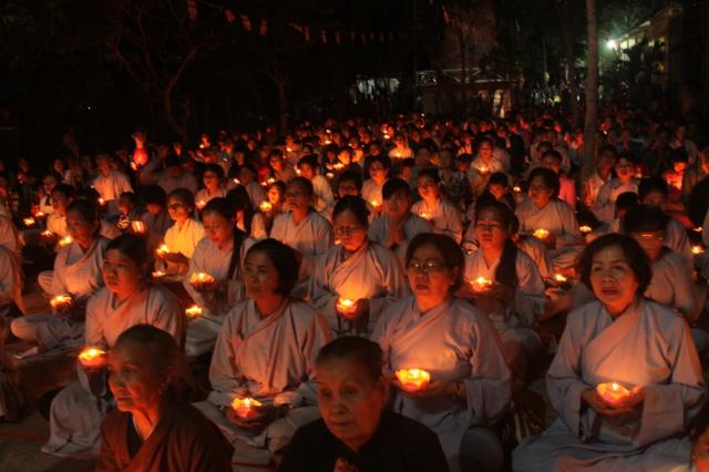 Đồng Tháp: Lễ Hoa Đăng Khai Đàn Dược Sư