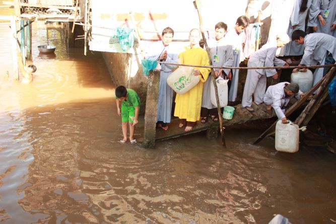 Đồng Tháp: Lễ phóng sanh tại khóa tu chùa Hoa Lâm