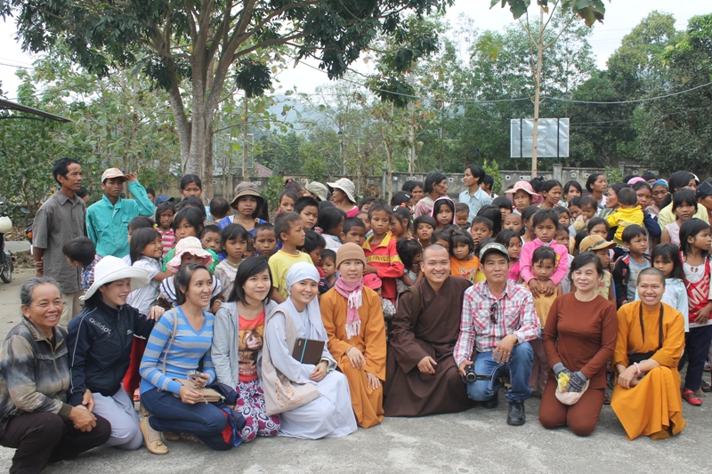 Chuyên ngành Pali khóa 7 Học viện PGVN tại Tp. HCM từ thiện