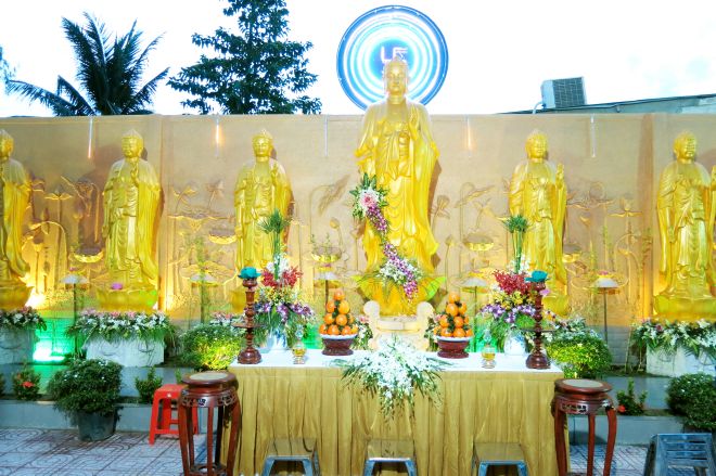 Đồng Tháp: Thiêng liêng, mầu nhiệm đêm hội hoa đăng tại chùa Hoa Lâm