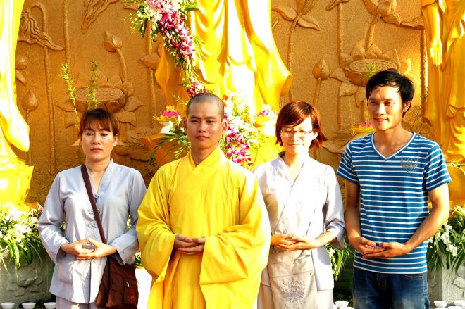 Đồng Tháp: Thiêng liêng, mầu nhiệm đêm hội hoa đăng tại chùa Hoa Lâm