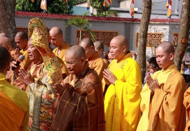Đồng Tháp: Lễ an vị 19 tôn tượng đức Phật A Di Đà tại chùa Hoa Lâm