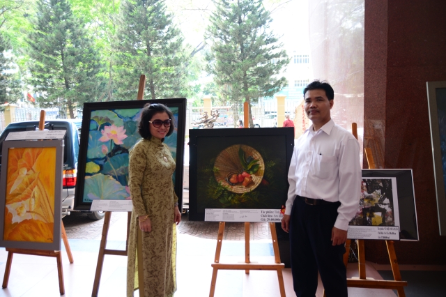 TP. HCM: Khai mạc triển lãm tranh &quot;Đất nước, con người Việt Nam với Phật giáo&quot;