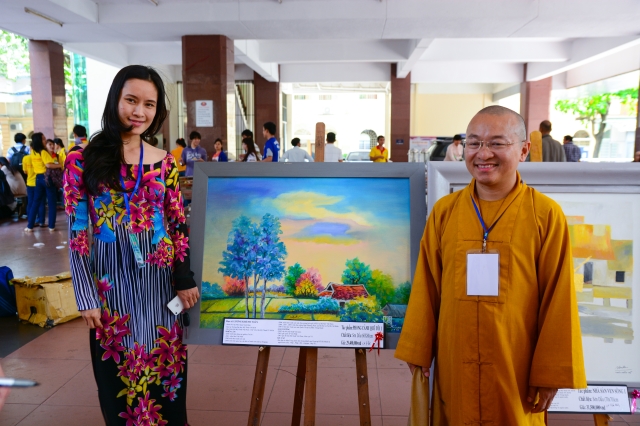 TP. HCM: Khai mạc triển lãm tranh &quot;Đất nước, con người Việt Nam với Phật giáo&quot;