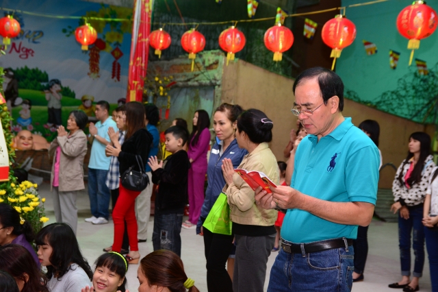 Chùm ảnh: Lễ đón giao thừa Giáp Ngọ 2014 tại chùa Giác Ngộ