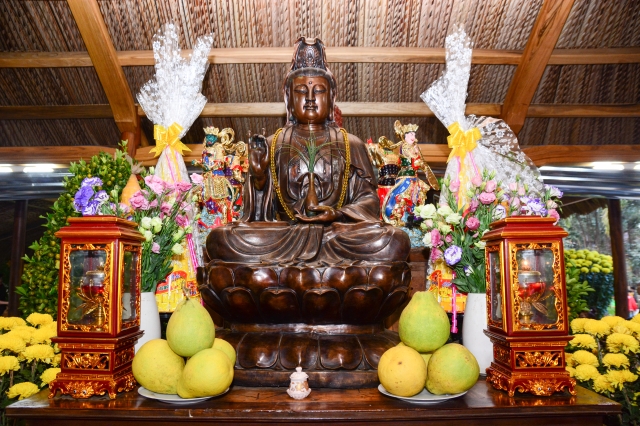 Chùm ảnh: Chùa Giác Ngộ tổ chức hành hương thập tự đầu năm Giáp Ngọ 2014