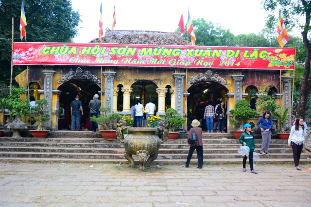 Chùm ảnh: Chùa Giác Ngộ tổ chức hành hương thập tự đầu năm Giáp Ngọ 2014