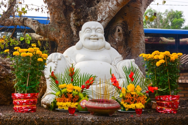 Chùm ảnh: Chùa Giác Ngộ tổ chức hành hương thập tự đầu năm Giáp Ngọ 2014