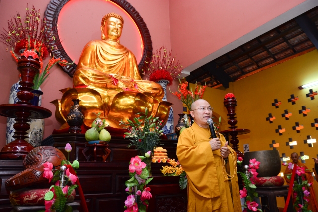Chùm ảnh: Chùa Giác Ngộ tổ chức hành hương thập tự đầu năm Giáp Ngọ 2014