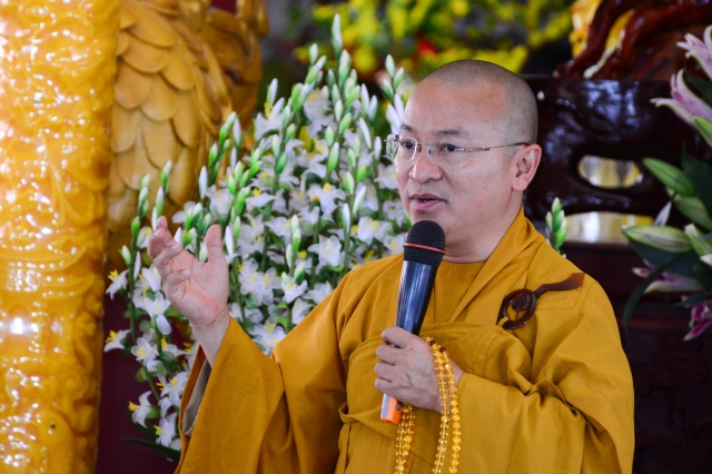 Chùm ảnh: Chùa Giác Ngộ tổ chức hành hương thập tự đầu năm Giáp Ngọ 2014