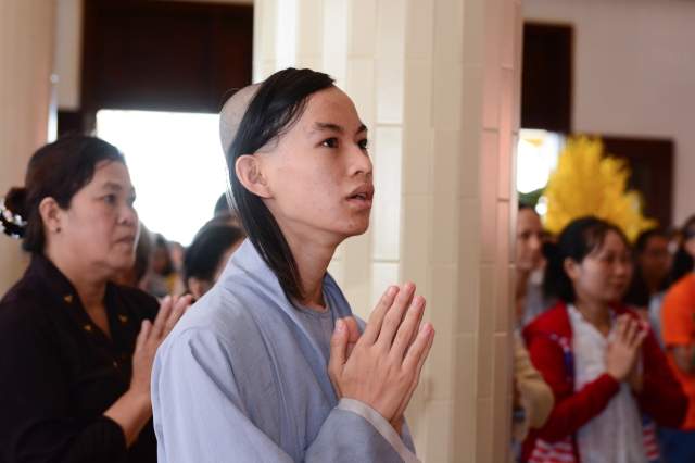 Chùm ảnh: Chùa Giác Ngộ tổ chức hành hương thập tự đầu năm Giáp Ngọ 2014