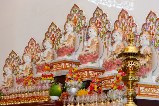 Chùm ảnh: Chùa Giác Ngộ tổ chức hành hương thập tự đầu năm Giáp Ngọ 2014