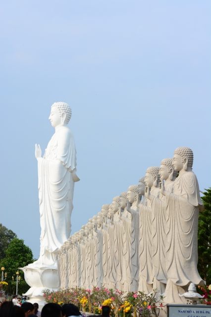 Chùm ảnh: Chùa Giác Ngộ tổ chức hành hương thập tự đầu năm Giáp Ngọ 2014