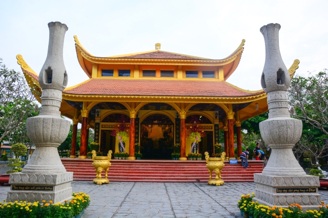 Chùm ảnh: Chùa Giác Ngộ tổ chức hành hương thập tự đầu năm Giáp Ngọ 2014