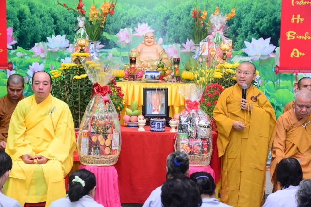 Lễ tưởng niệm GS. TS. Trần Chung Ngọc tại chùa Giác Ngộ nhân tuần thất thứ nhất