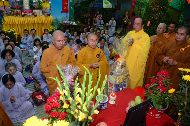 Lễ tưởng niệm GS. TS. Trần Chung Ngọc tại chùa Giác Ngộ nhân tuần thất thứ nhất