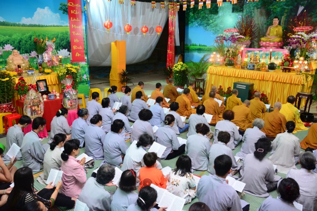 Lễ tưởng niệm GS. TS. Trần Chung Ngọc tại chùa Giác Ngộ nhân tuần thất thứ nhất